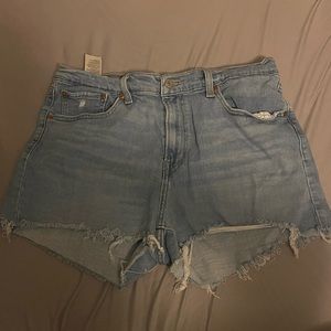 Levi shorts. 32